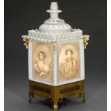 漂亮的透光浮雕灯, 约1860年
