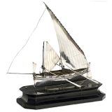 银制的渔船模型